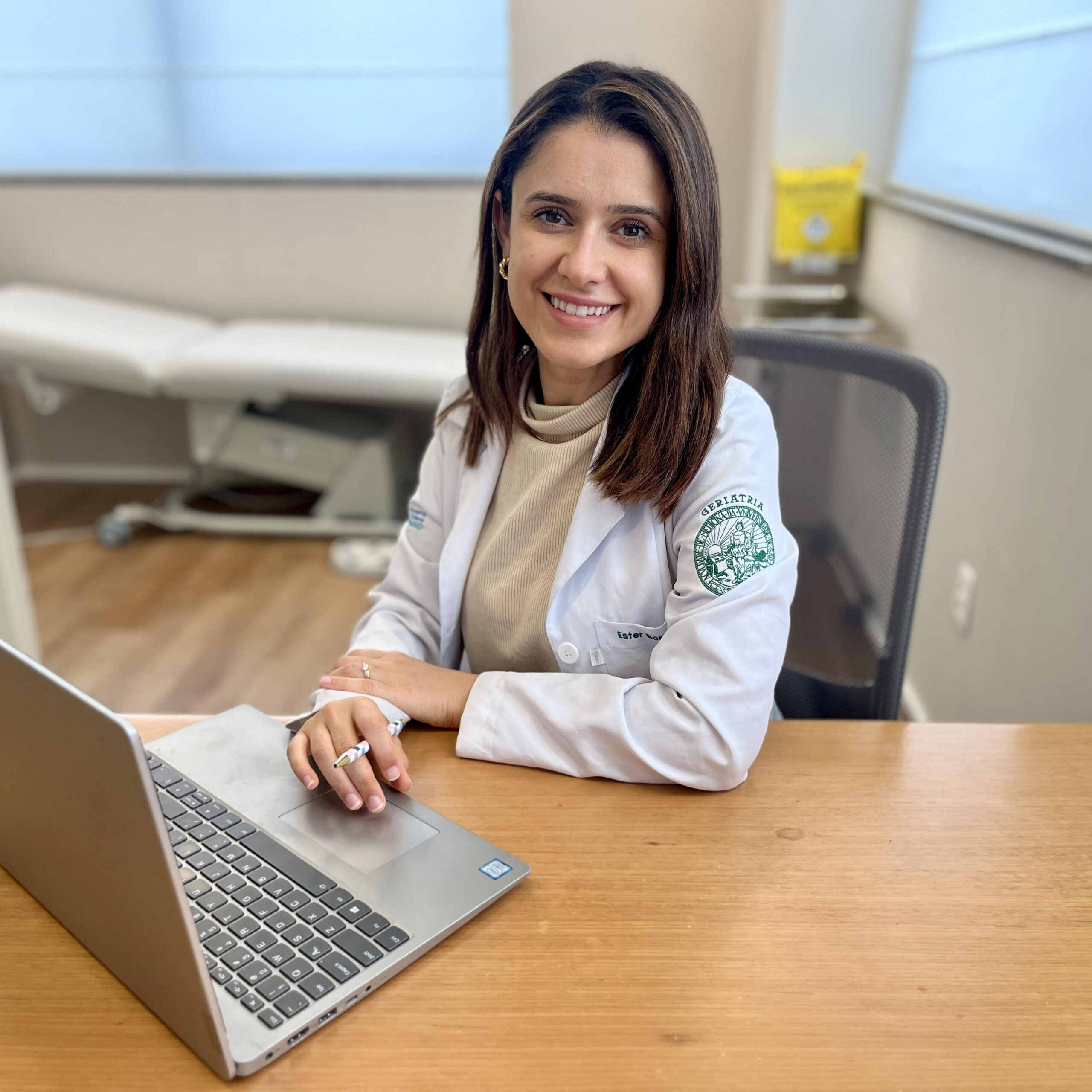 Dra Ester Geriatra